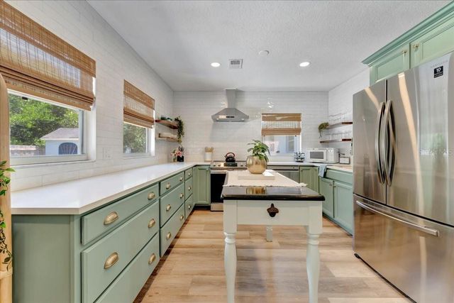 1389 CHESTERFIELD DRIVE, Clearwater, FL 33756