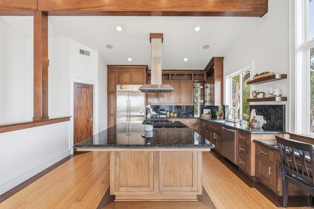 2705 Highland Drive, Carlsbad, CA 92008