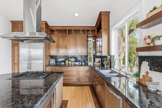 2705 Highland Drive, Carlsbad, CA 92008