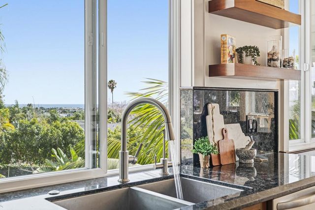 2705 Highland Drive, Carlsbad, CA 92008