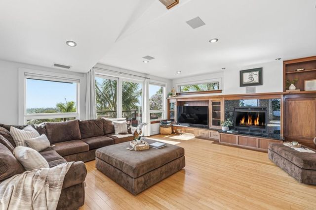 2705 Highland Drive, Carlsbad, CA 92008