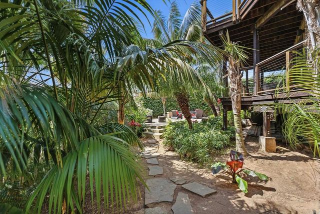 2705 Highland Drive, Carlsbad, CA 92008