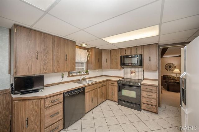 521 Kehrs Mill Road, Ballwin, MO 63011