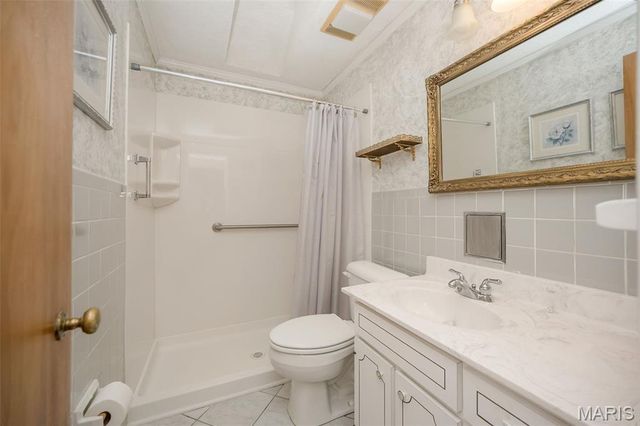 521 Kehrs Mill Road, Ballwin, MO 63011