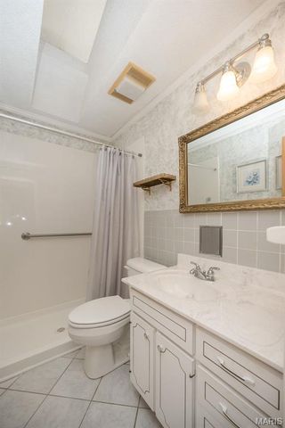 521 Kehrs Mill Road, Ballwin, MO 63011