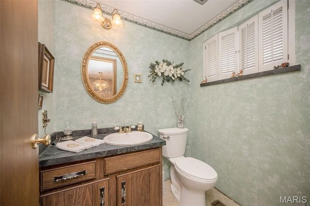 521 Kehrs Mill Road, Ballwin, MO 63011