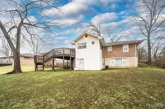 521 Kehrs Mill Road, Ballwin, MO 63011