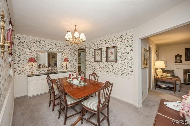 521 Kehrs Mill Road, Ballwin, MO 63011