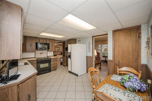 521 Kehrs Mill Road, Ballwin, MO 63011