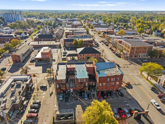 9 E High Street, London, OH 43140