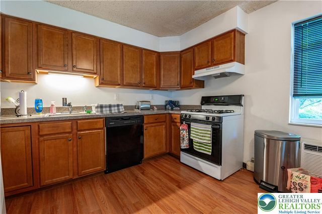 90 Gum Street 1N, Upper Nazareth Twp, PA 18064