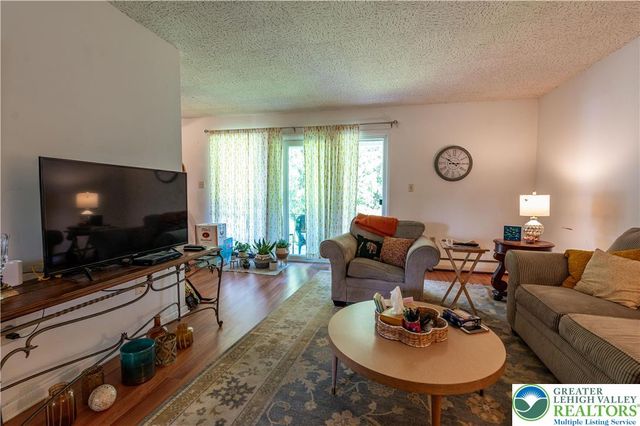 90 Gum Street 1N, Upper Nazareth Twp, PA 18064