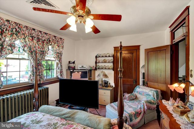 238 E WALNUT ST, Reading, PA 19607