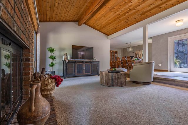 85 Tanglewood Trail, Valparaiso, IN 46385