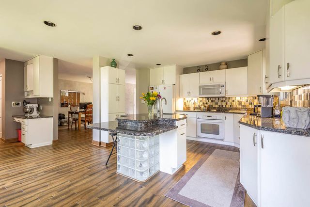 85 Tanglewood Trail, Valparaiso, IN 46385