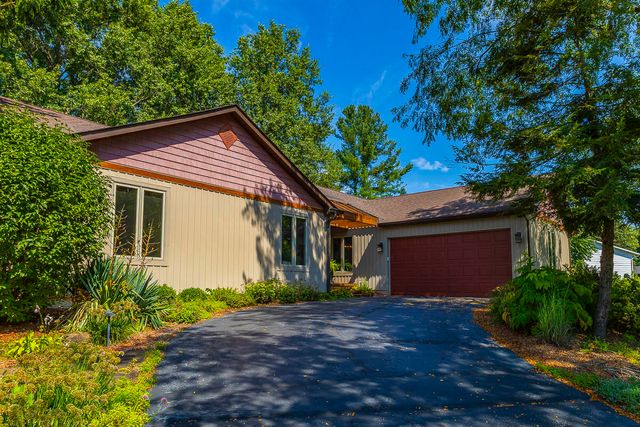 85 Tanglewood Trail, Valparaiso, IN 46385