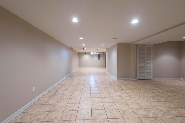 85 Tanglewood Trail, Valparaiso, IN 46385
