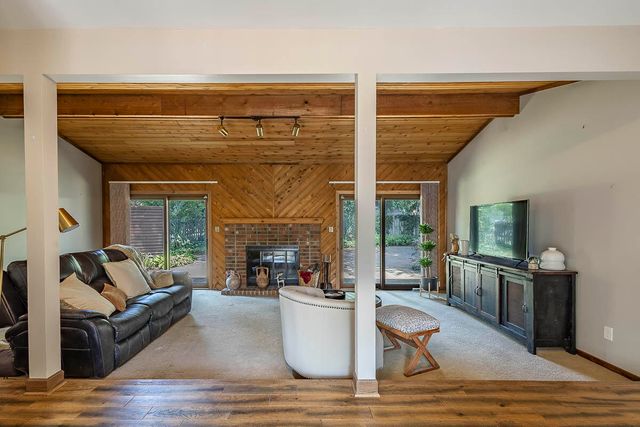 85 Tanglewood Trail, Valparaiso, IN 46385