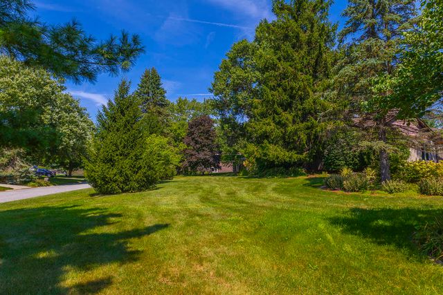 85 Tanglewood Trail, Valparaiso, IN 46385