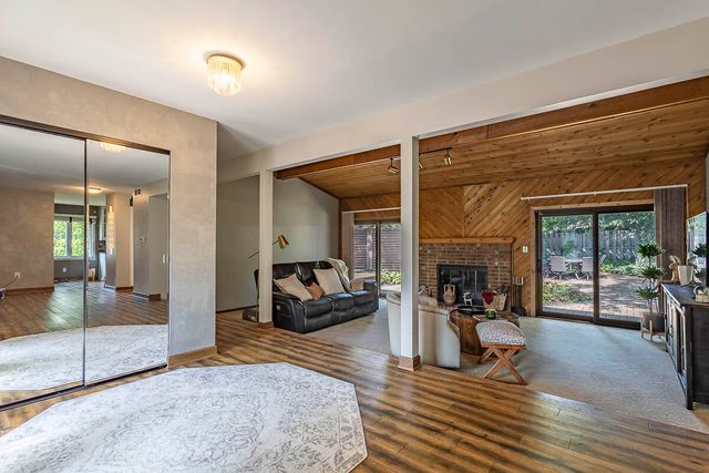 85 Tanglewood Trail, Valparaiso, IN 46385