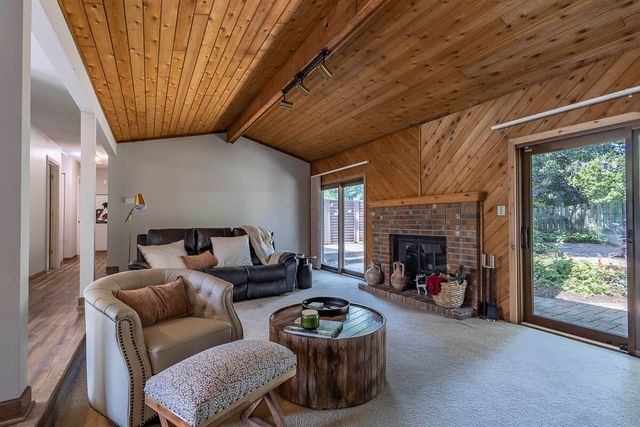 85 Tanglewood Trail, Valparaiso, IN 46385