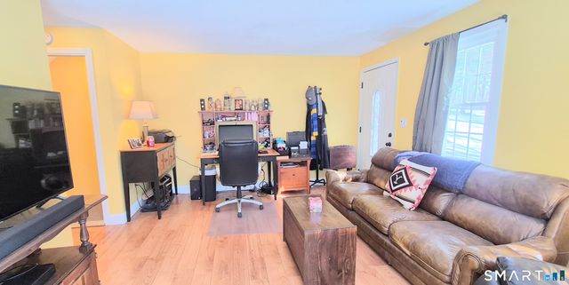 239 Old Farms Road APT 15C, Avon, CT 06001