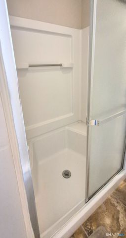 239 Old Farms Road APT 15C, Avon, CT 06001