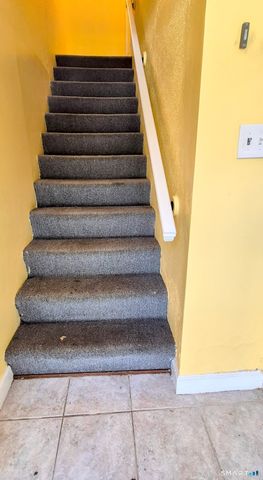 239 Old Farms Road APT 15C, Avon, CT 06001