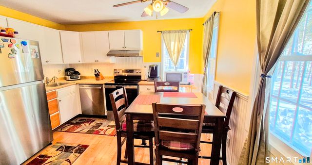 239 Old Farms Road APT 15C, Avon, CT 06001