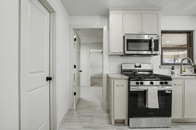 908 N Ash Avenue, Sand Springs, OK 74063