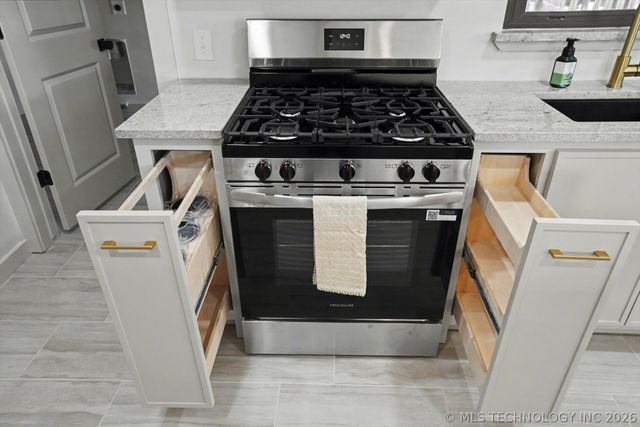 908 N Ash Avenue, Sand Springs, OK 74063