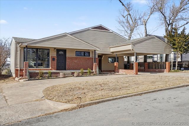 908 N Ash Avenue, Sand Springs, OK 74063