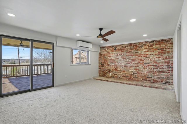 908 N Ash Avenue, Sand Springs, OK 74063