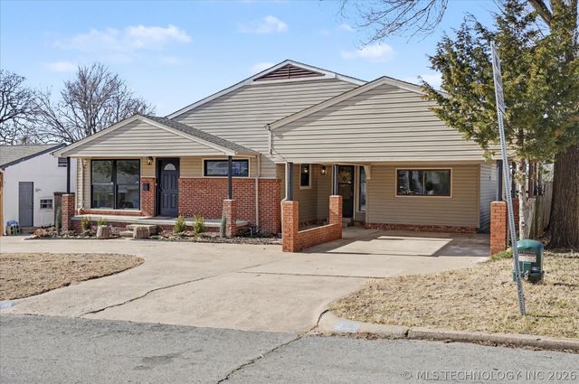 908 N Ash Avenue, Sand Springs, OK 74063