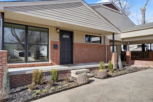 908 N Ash Avenue, Sand Springs, OK 74063