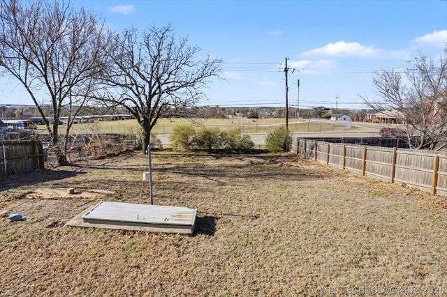 908 N Ash Avenue, Sand Springs, OK 74063