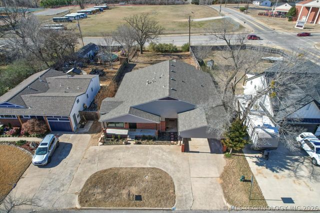 908 N Ash Avenue, Sand Springs, OK 74063