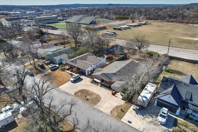 908 N Ash Avenue, Sand Springs, OK 74063