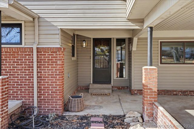 908 N Ash Avenue, Sand Springs, OK 74063