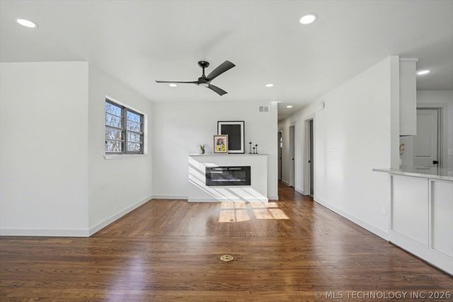 908 N Ash Avenue, Sand Springs, OK 74063