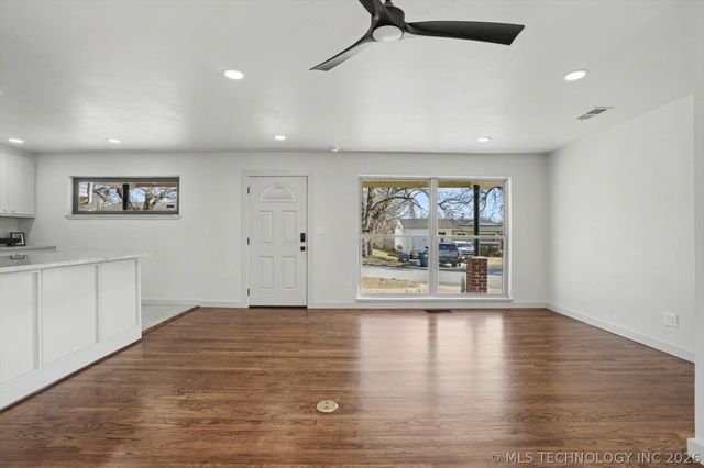 908 N Ash Avenue, Sand Springs, OK 74063