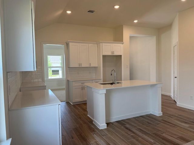 8327 Amber Summit Lane, Angleton, TX 77515