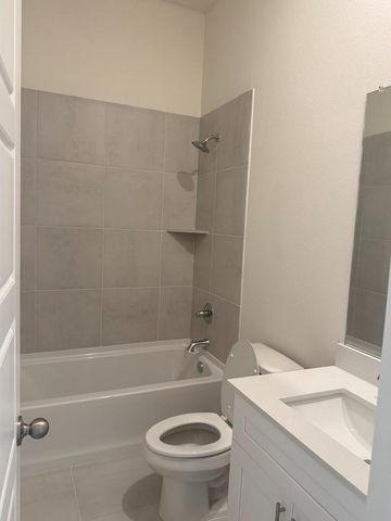 8327 Amber Summit Lane, Angleton, TX 77515
