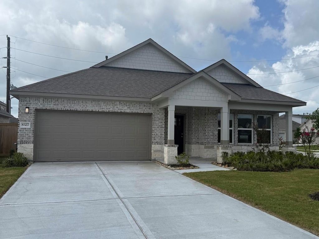 8327 Amber Summit Lane, Angleton, TX 77515