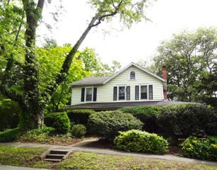 209 South Pine Creek Road, Fairfield, CT 06824