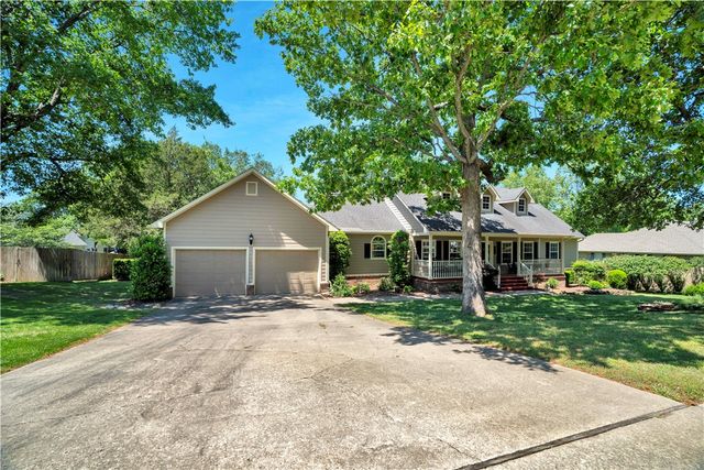 3527 N Dustin Way, Fayetteville, AR 72703