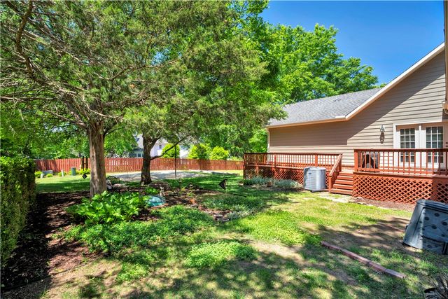 3527 N Dustin Way, Fayetteville, AR 72703