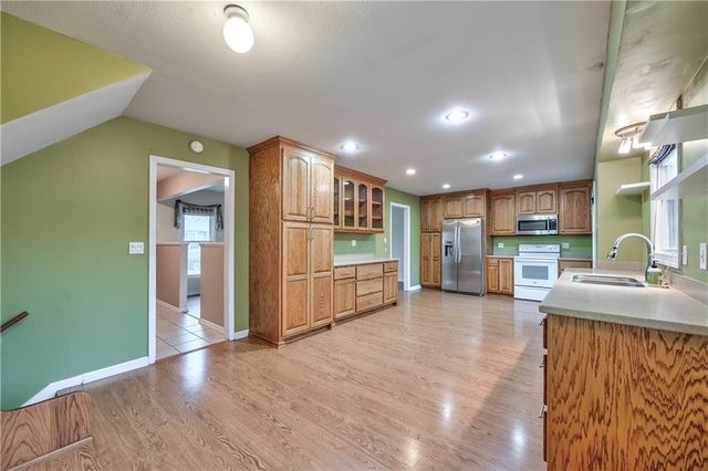 12721 W 100th Street, Lenexa, KS 66215