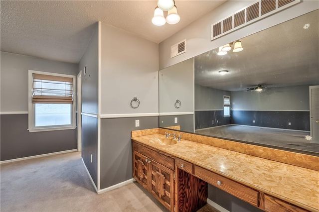 12721 W 100th Street, Lenexa, KS 66215