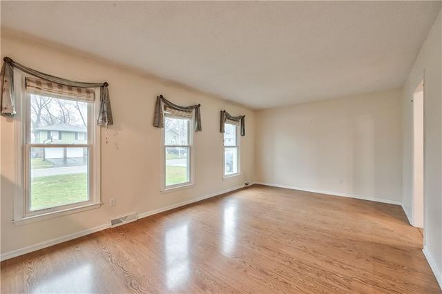 12721 W 100th Street, Lenexa, KS 66215